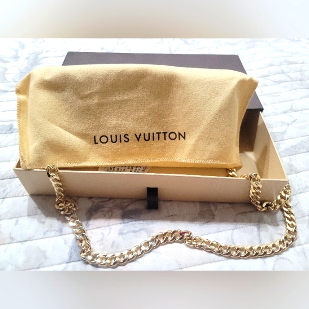 Louis Vuitton Monogram Zippy Wallet - Picture 1 of 16